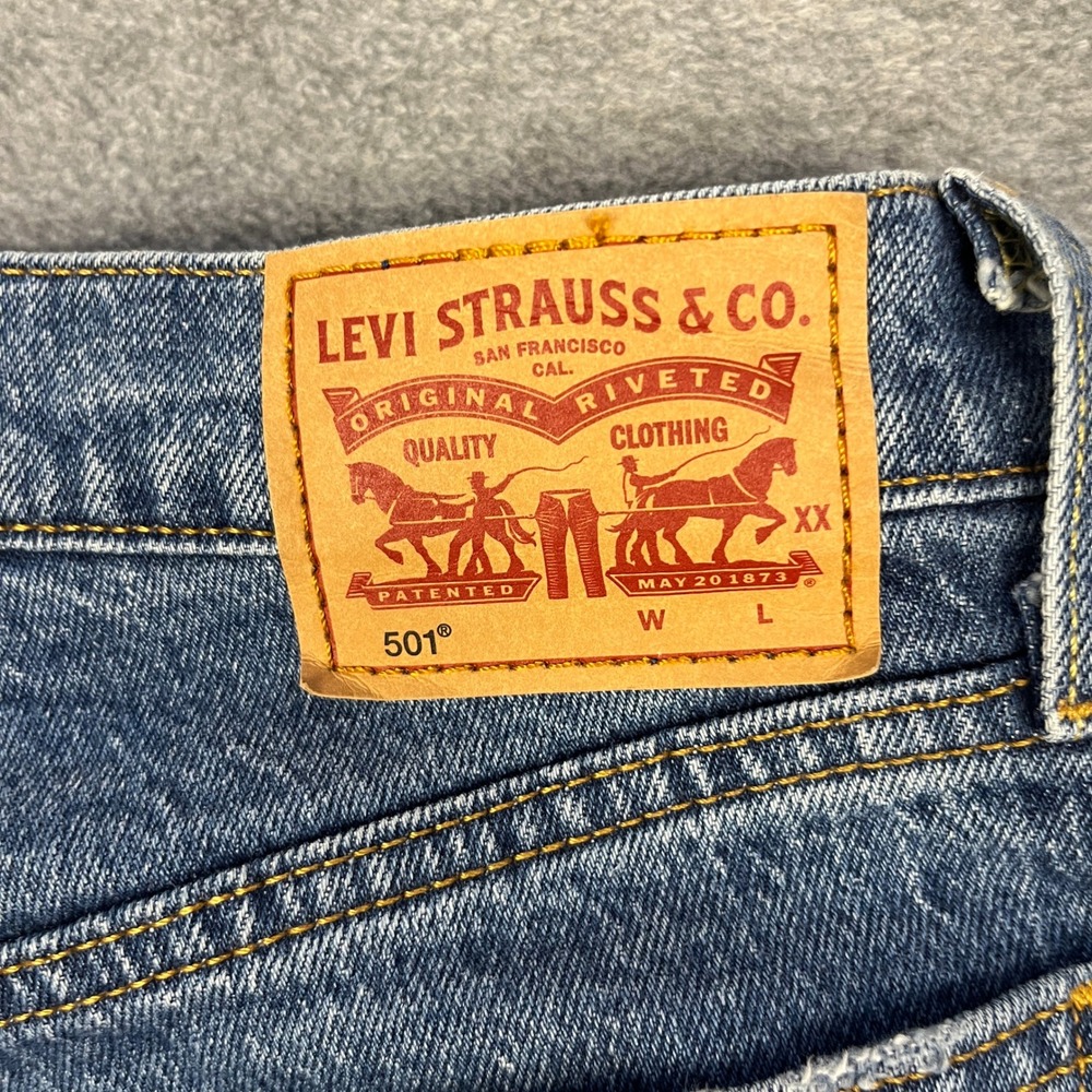 Levi Jeans Womens 25x30 Blue 501 Straight Leg Button Fly Denim Medium Wash - Picture 8 of 13
